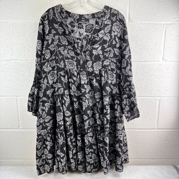 Devotion Twins Dresses | Devotion Twins Ella Dress Floral Black White Midi Swing V-Neck Womens Sz S | Color: Black | Size: S | Dmitry_L's Closet